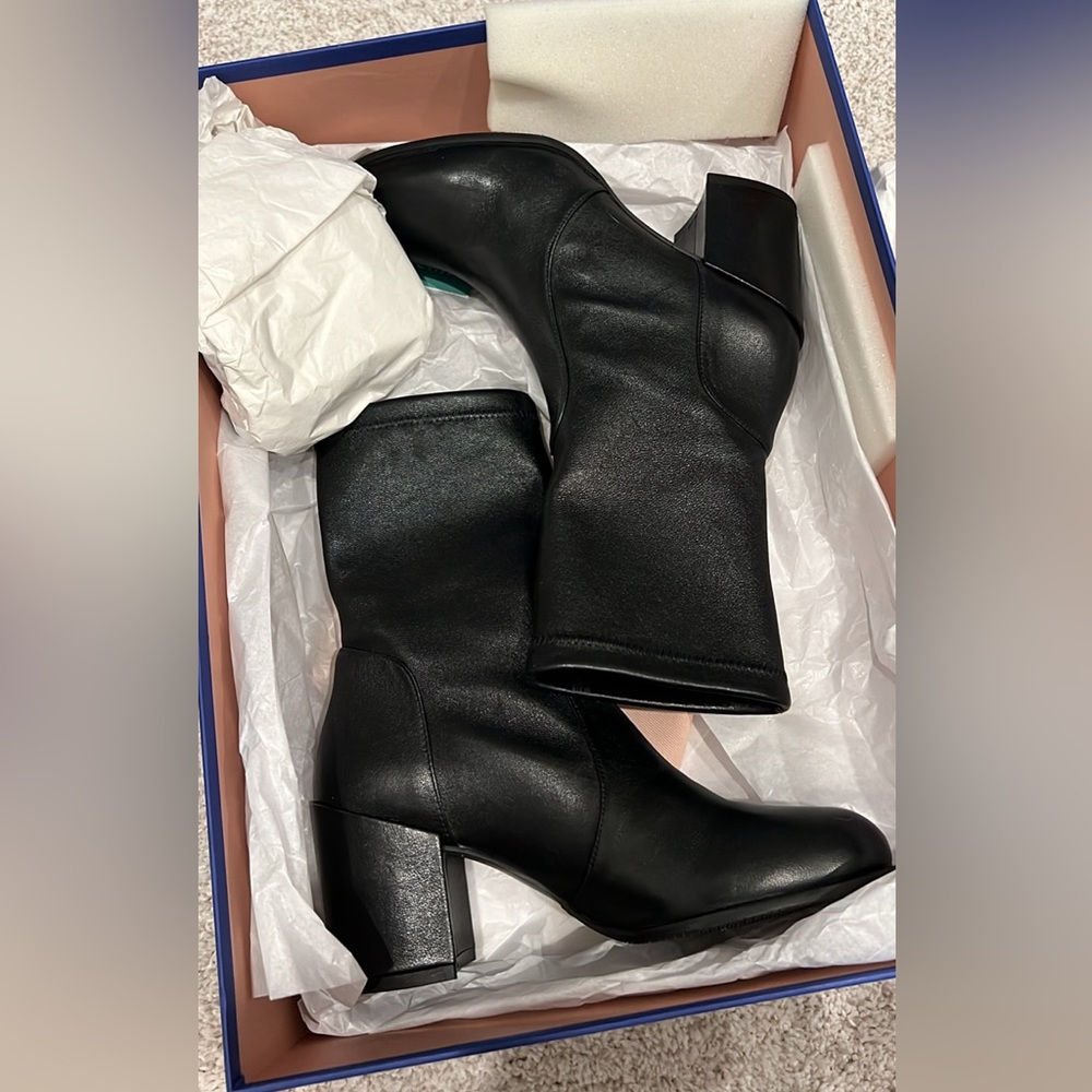 Stuart Weitzman tieland bootie